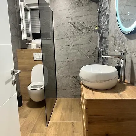 Olive Oasis Penthouse With Jacuzzi * Задар