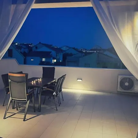 Апартаменты Olive Oasis Penthouse With Jacuzzi Задар